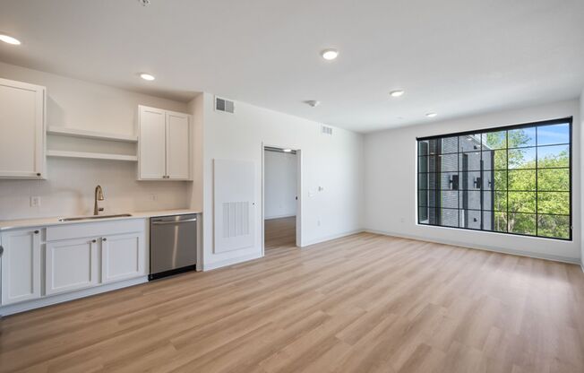 1 bed, 1 bath, 672 sqft, $1,375