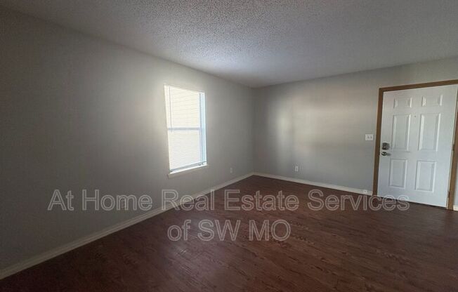 728 E Walnut