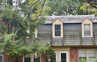 Updated 1BR/1BA 2-level TH in great location