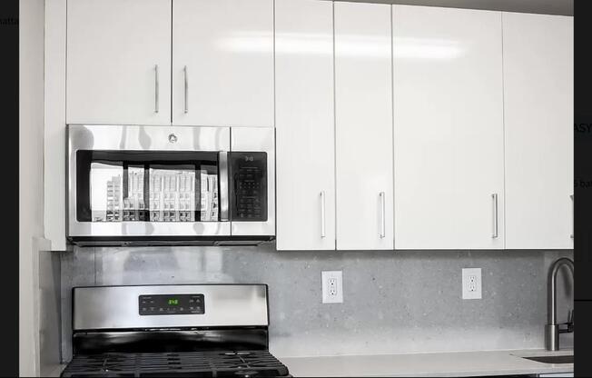 3 beds, 1.5 baths, 953 sqft, $7,220, Unit 10F