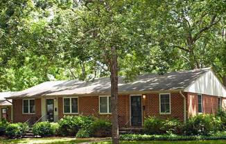 Courtyard With Green Space at Glen Lennox Apartments, North Carolina