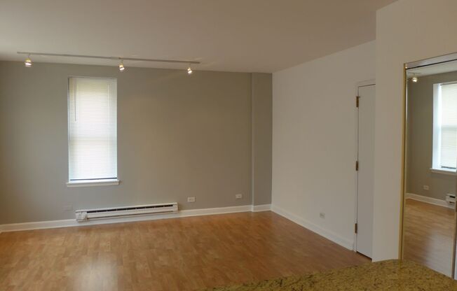 808-12 W Junior Terrace