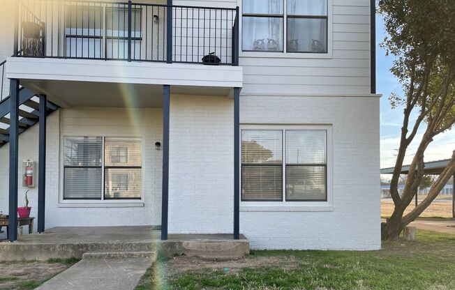 2 bed 2 bath with washer/dryer connections