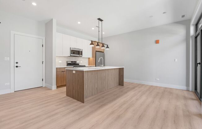 3953 W Dakin St Unit 402