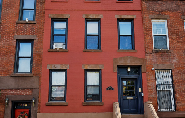 365 HOYT ST