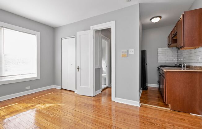 4344 Ellis MOBILITY ZONE