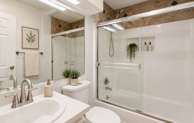 Studio, 1 bath, 325 sqft, $2,395, Unit 112