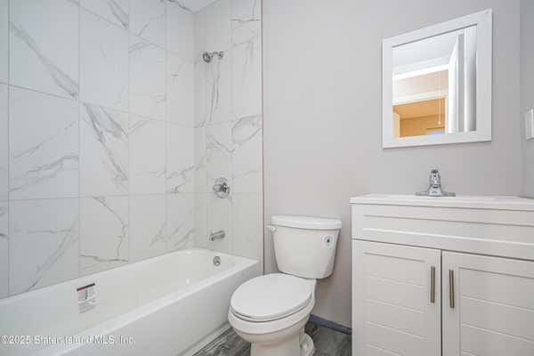 17 AULTMAN AVE