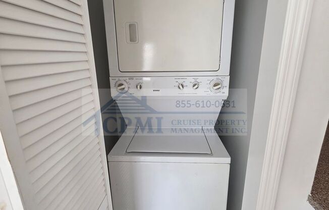 2 beds, 1 bath, 827 sqft, $1,895, Unit 6890- 5th