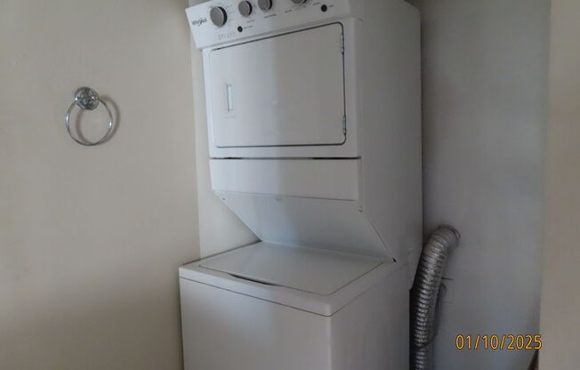 1 bed, 1 bath, $999, Unit # 333