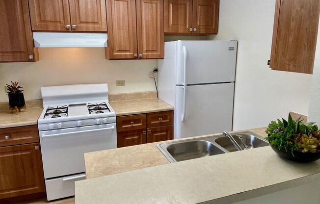 Nicely Updated 2 Bedroom Upstairs Apartment with GARAGE!