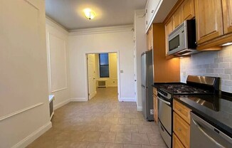 324 W 43 ST