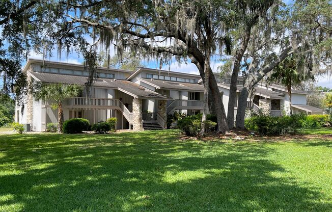 Priced Right!1 Bed 1 Bath Condo in Grenelefe Community!