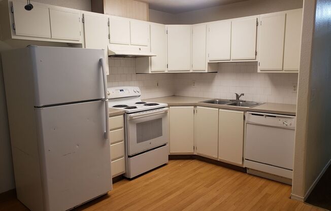 3 beds, 2 baths, $1,695, Unit 120 SE 143rd #5