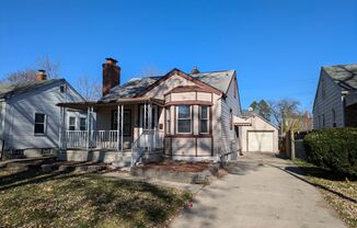 19147 Kenosha 3bed/1bath with formal dining room located in Harper Woods