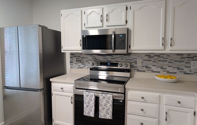Move in ready Townhome in Arbourgate Meadows!