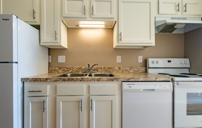 Studio, 1 bath, $899, Unit 3819 Jones St #206