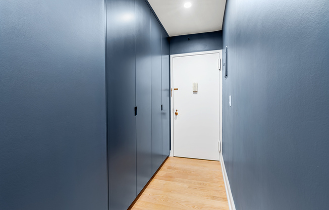 1 bed, 1 bath, 813 sqft, $5,300, Unit 7K