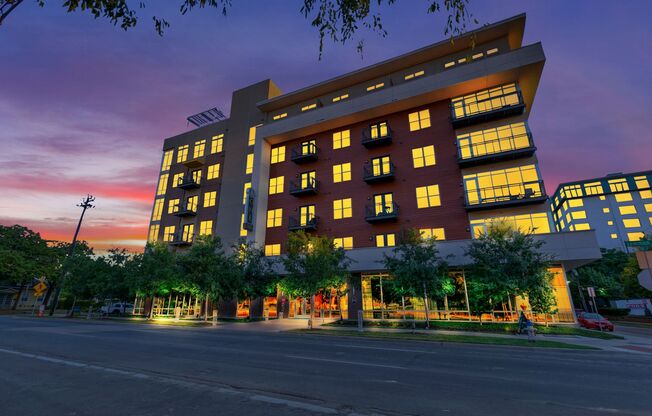 1 bed, 1 bath, 764 sqft, $2,001.85, Unit 423