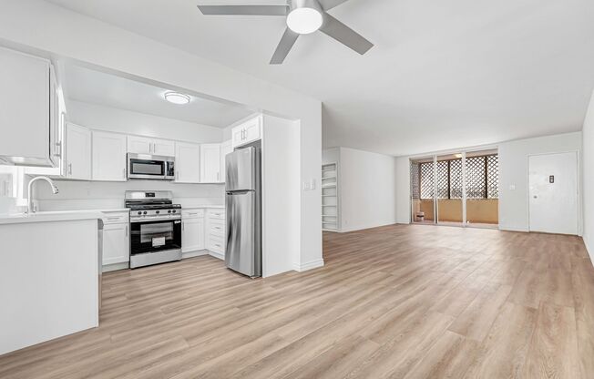 1237 Berkeley St - steps to Wilshire Blvd in Santa Monica