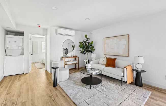 1 bed, 1 bath, 530 sqft, $2,345, Unit 27