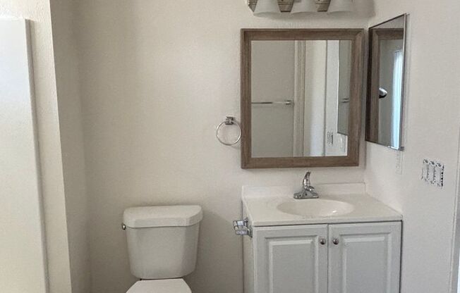 2 beds, 1 bath, $2,150, Unit 24