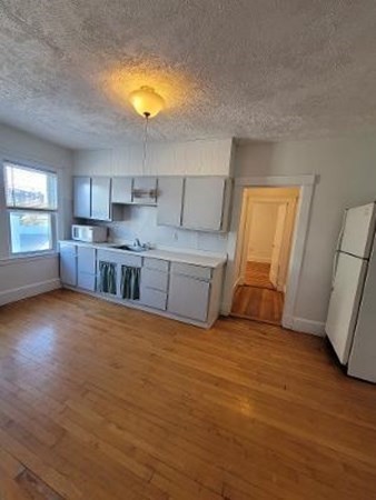 210 NEWBURY AVE