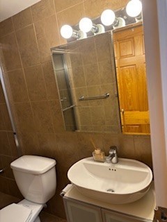 2 beds, 2 baths, 1,164 sqft, $3,000, Unit 208