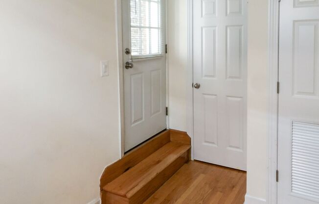 1 bed, 1 bath, 587 sqft, $1,950, Unit 630R-G
