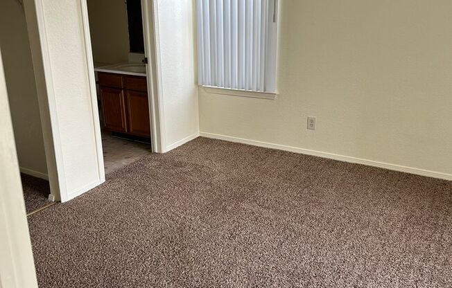 2 beds, 2 baths, 957 sqft, $1,015, Unit 87