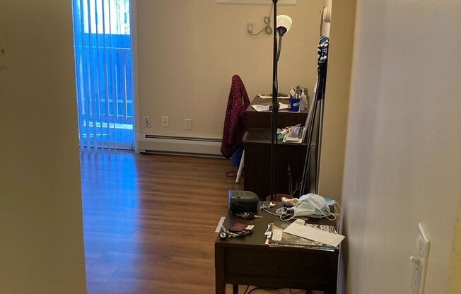 1 bed, 1 bath, 550 sqft, $1,100, Unit 212