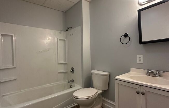 2 beds, 1 bath, $1,250, Unit 1