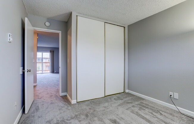 2 beds, 1 bath, 836 sqft, $1,495, Unit 29