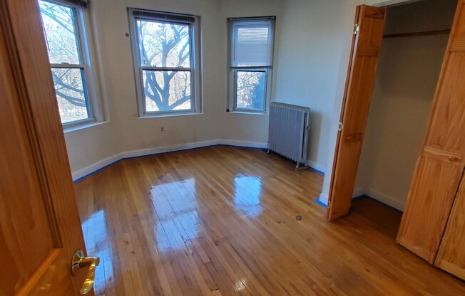 352 Riverway