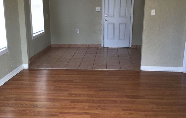 3 beds, 1 bath, $995