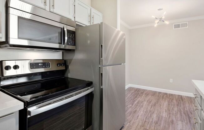 2 beds, 2 baths, 972 sqft, $1,599, Unit 320