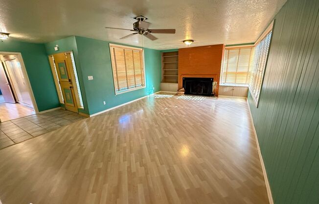 Beautiful 3bd/2ba Single Family Home near Franklin Park!