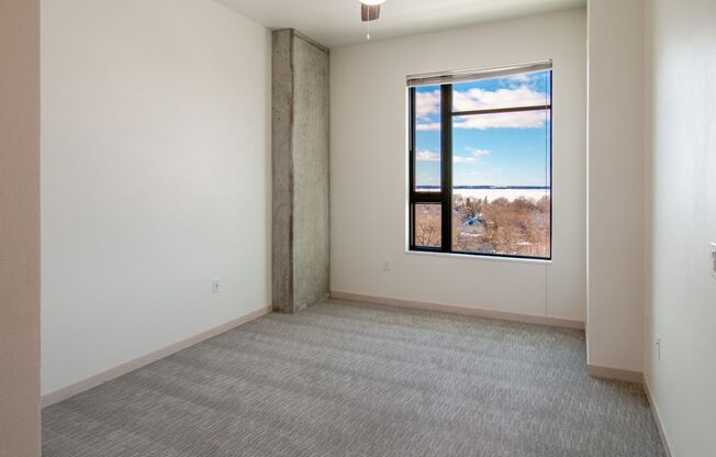 1 bed, 1 bath, 682 sqft, $1,860, Unit 0914