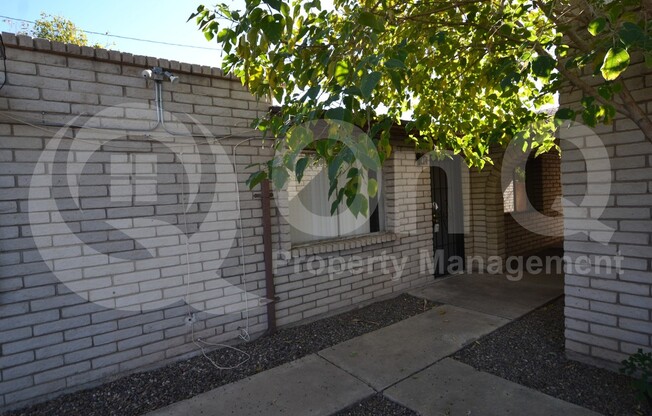 2201 W BELMONT AVE