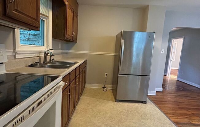 3 beds, 1 bath, $1,650