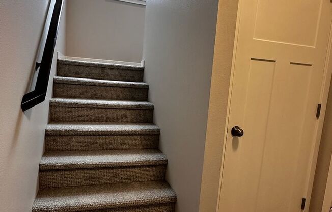 3 beds, 2 baths, 1,225 sqft, $1,749, Unit 305