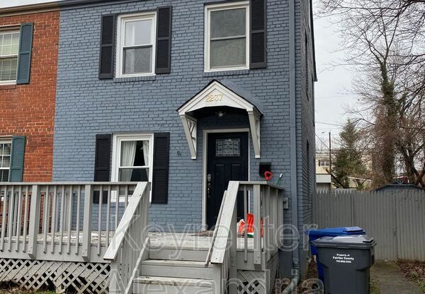 2237 ARLINGTON TERRACE