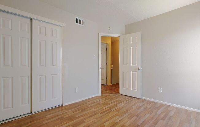 2 beds, 1 bath, 905 sqft, $995, Unit 1401-A