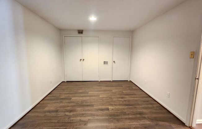 Townhome with Garage in Alexandria