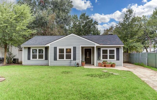 1717 VIKING DR