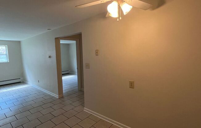 1 bed, 1 bath, 650 sqft, $795, Unit 940-10