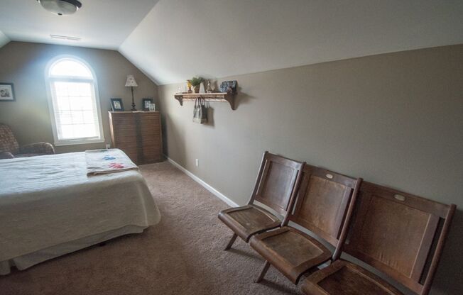 4 beds, 2 baths, $2,800