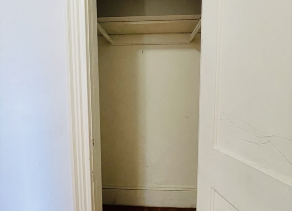 1 bed, 1 bath, 600 sqft, $2,800, Unit 15