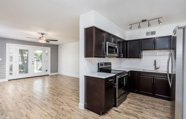 2 beds, 1 bath, 900 sqft, $1,699, Unit 3718 E Glenrosa Ave #3