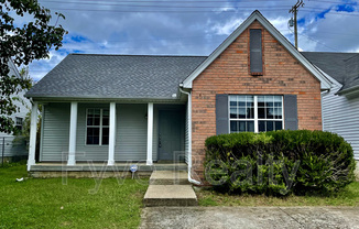 1006 LOOBY CIR